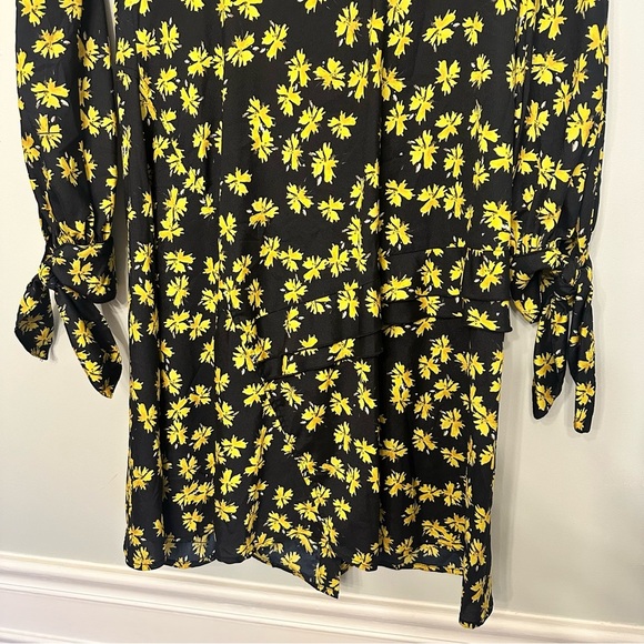 Derek Lam Collective Yellow Floral Pleated Flowy Dress Button Sz 36 US XS-SM - Picture 8 of 10